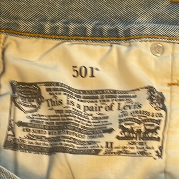 Levi 501 Shorts‎ distressed faded jean denim shorts. Size 28 high rise - Picture 8 of 10